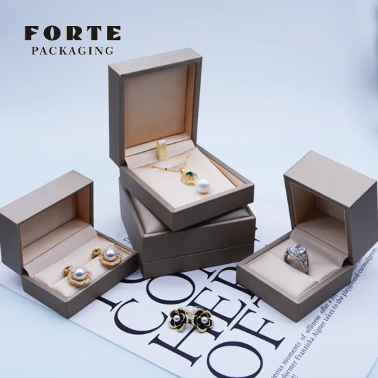 Forte 2022 Luxe Discret PU 가죽 빈티지 보석 포장 핫 스탬프 사용자 정의 로고 목걸이 포장 로고가있는 반지 보석 상자